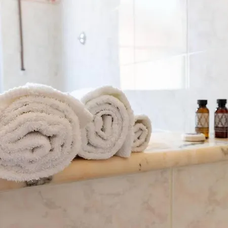 Apartment Confortevole, Wi-fi & Colazione Free *