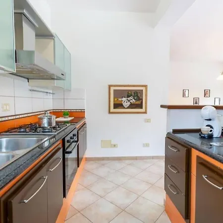 Confortevole, Wi-fi & Colazione Free Apartment