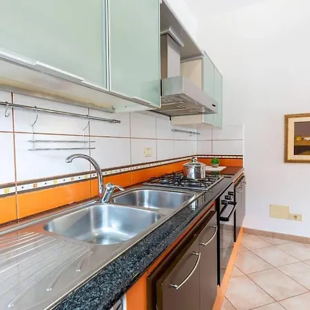 Apartment Confortevole, Wi-fi & Colazione Free