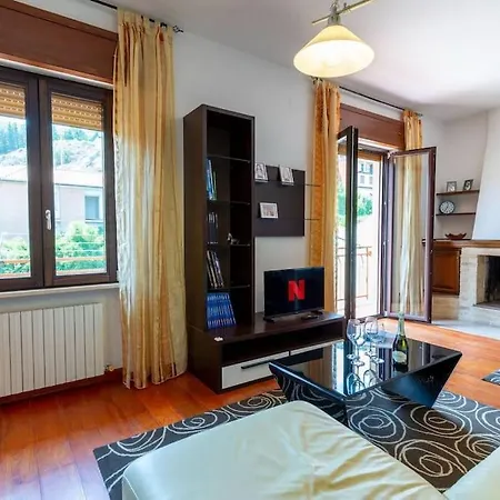 Confortevole, Wi-fi & Colazione Free Apartment Lanusei