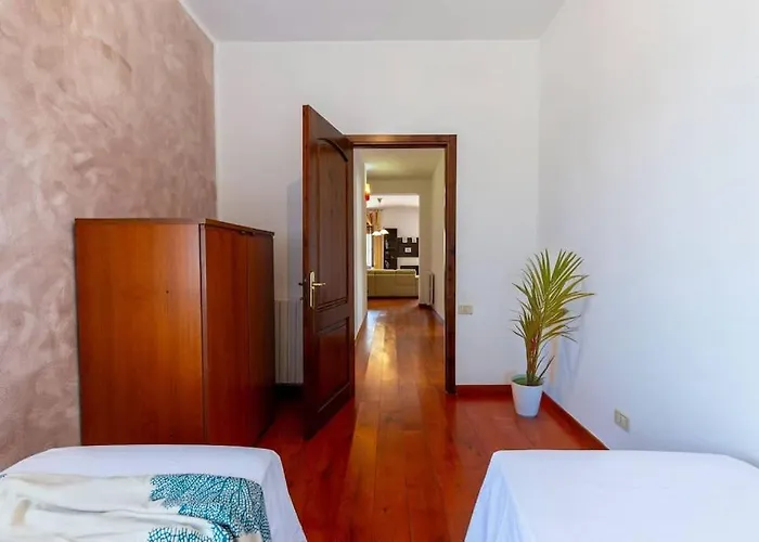 Confortevole, Wi-fi & Colazione Free Apartman Lanusei