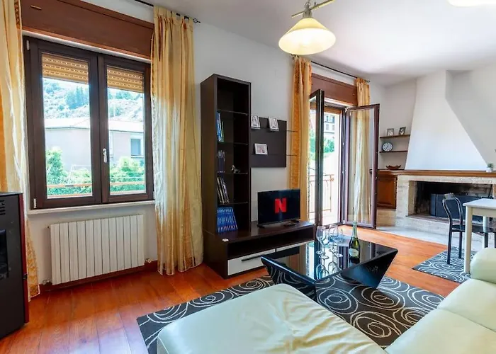 Confortevole, Wi-fi & Colazione Free Apartman Lanusei